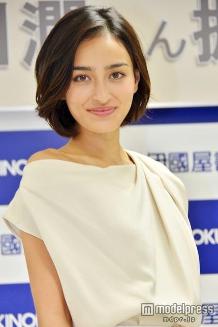 日本を代表するファッションモデル長谷川潤の髪型まとめ インスタ ツイッターほか Akogare